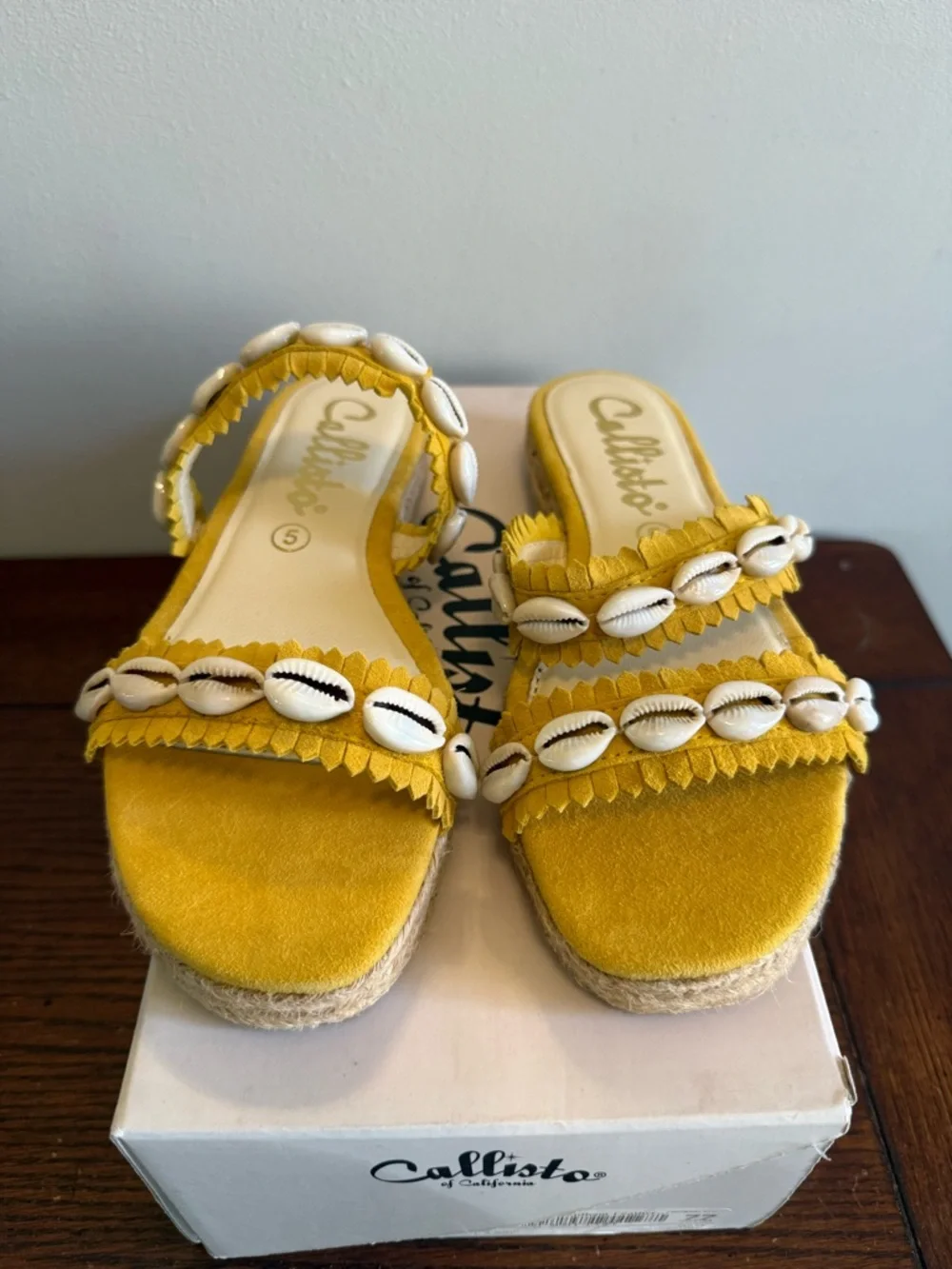 Callisto of California Yellow Shell-Embellished Women’s Slide Sandals‎ NEW